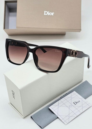 Набор солнцезащитные очки, коробка, чехол + салфетки 2150300