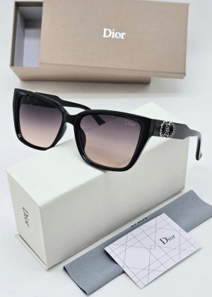 Набор солнцезащитные очки, коробка, чехол + салфетки 2150302